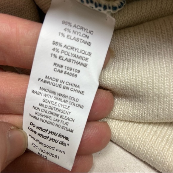 NEW Life Is Good Teal Blue Knit Hat with Pom - Picture 8 of 9